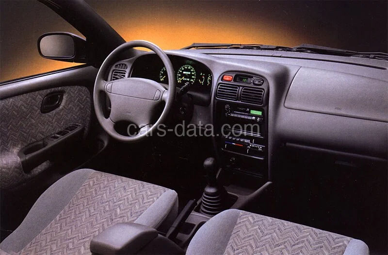 Suzuki Baleno Wagon 1.3 GL 1998 front view