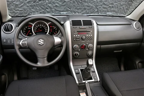 Suzuki Grand Vitara 2.4 Exclusive 2012 view 7
