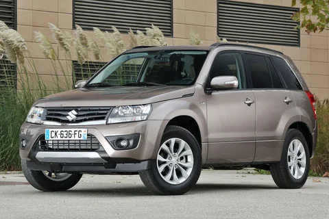 Suzuki Grand Vitara 2.4 Exclusive 2012 view 12