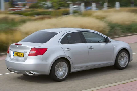 Suzuki Kizashi 2.4 Sport 2010 view 3