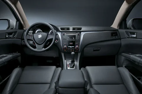 Suzuki Kizashi 2.4 Sport 2010 view 6