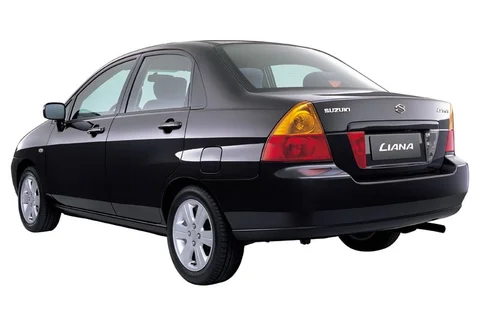 Suzuki Liana 1.6 GLX 2002 view 2