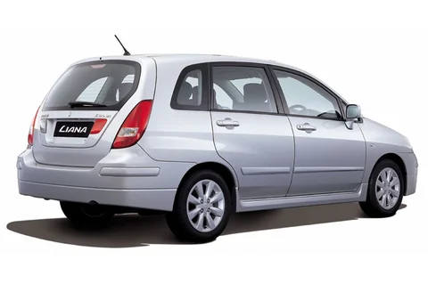 Suzuki Liana 1.6 GLS 2004 view 3
