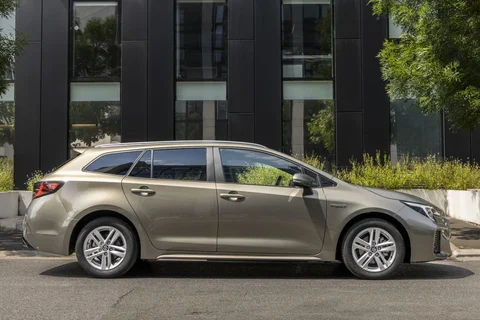 Suzuki Swace 1.8 Hybrid Select 2023 view 2