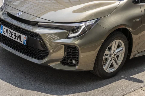Suzuki Swace 1.8 Hybrid Select 2023 view 3