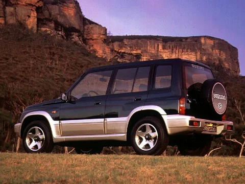 Suzuki Vitara Villager V6 1995 view 2
