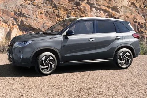 Suzuki Vitara 1.5 Hybrid Select 2024 view 5