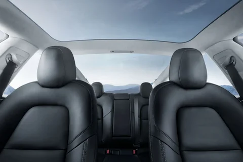 Tesla Model 3 Performance AWD 2019 view 4