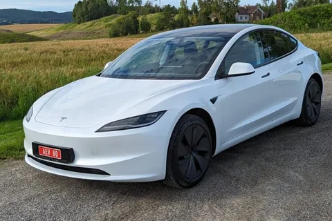 Tesla Model 3 RWD 2025 view 7
