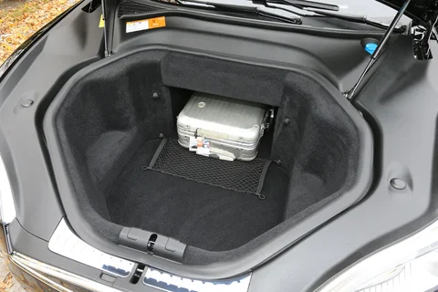 Tesla Model S 85 2015 view 3