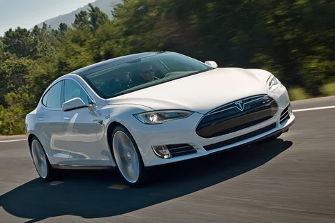Tesla Model S 85 2015 view 8