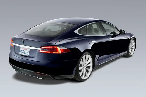 Tesla Model S 85 2015 view 9
