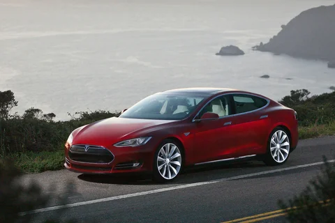 Tesla Model S 85 2015 view 12