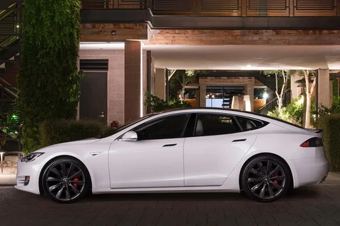 Tesla Model S Long Range 2019 view 9