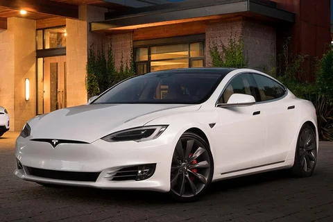 Tesla Model S Long Range 2019 view 10