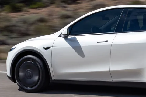 Tesla Model Y RWD 2025 view 12