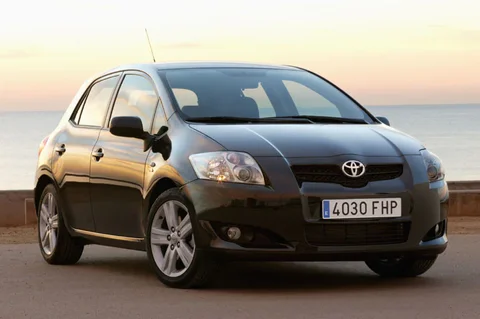 Toyota Auris 2.2 D-4D D-CAT Executive 2007 view 2