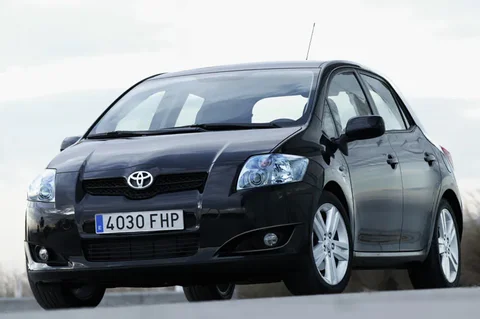 Toyota Auris 2.2 D-4D D-CAT Executive 2007 view 6