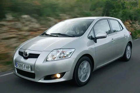 Toyota Auris 2.2 D-4D D-CAT Executive 2007 view 7