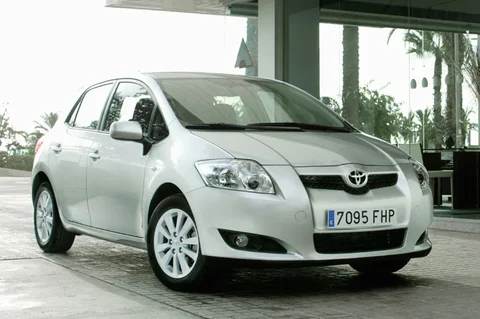 Toyota Auris 2.2 D-4D D-CAT Executive 2007 view 8
