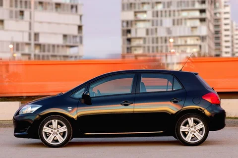Toyota Auris 2.2 D-4D D-CAT Executive 2007 view 9