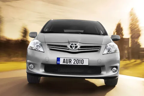 Toyota Auris 2.0 D-4D-F Dynamic 2010 view 5