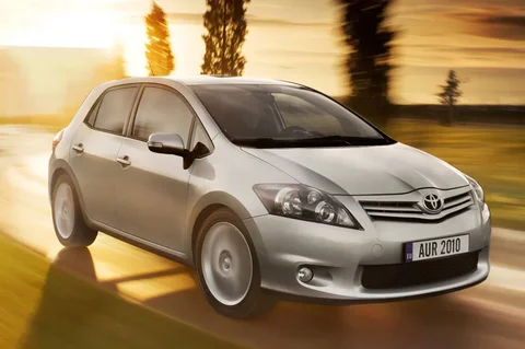 Toyota Auris 2.0 D-4D-F Dynamic 2010 view 6