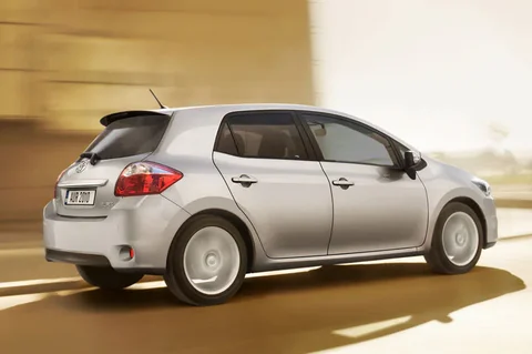 Toyota Auris 2.0 D-4D-F Dynamic 2010 view 9
