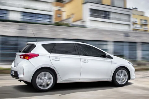 Toyota Auris 2.0 D-4D-F Dynamic 2013 view 6