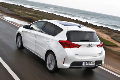 Toyota Auris 2.0 D-4D-F Dynamic 2013 view 9