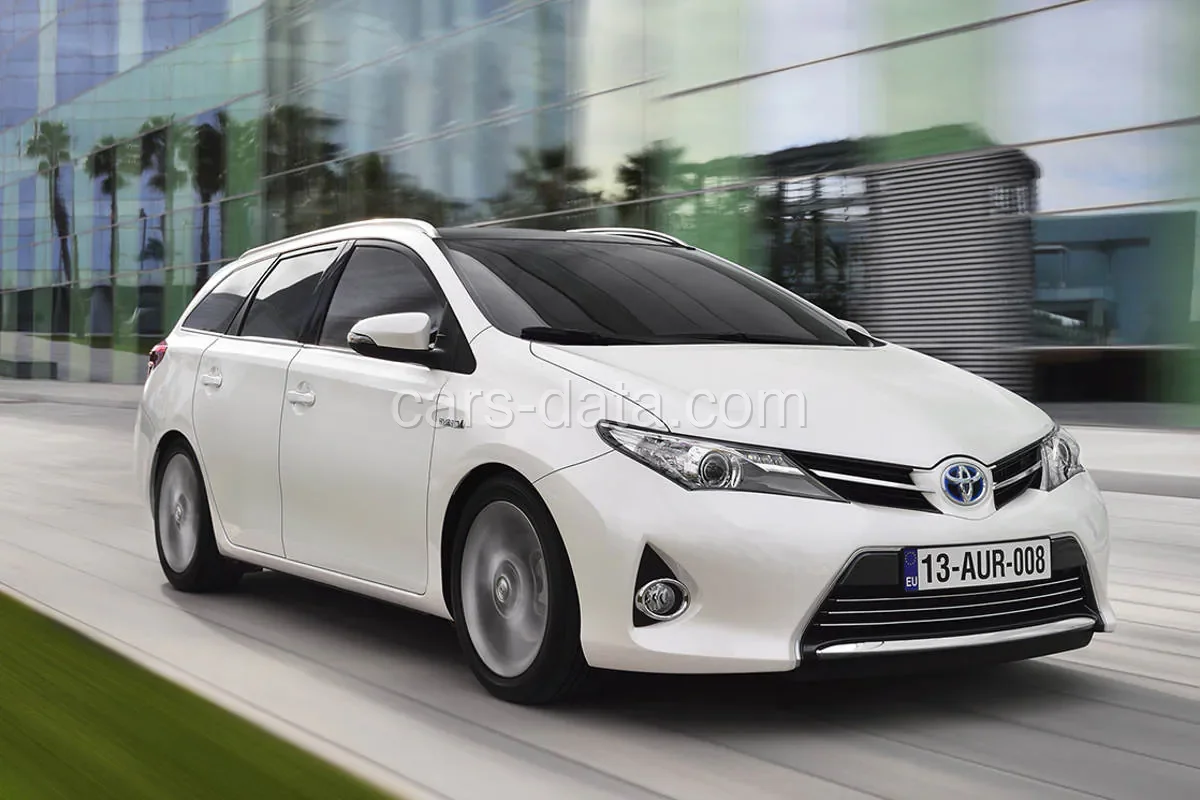 Toyota Auris Touring Sports 1.8 Hybrid Dynamic 2013 front view