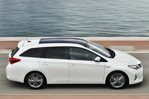 Toyota Auris Touring Sports 1.8 Hybrid Dynamic 2013 view 3
