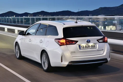 Toyota Auris Touring Sports 1.8 Hybrid Dynamic 2013 view 4