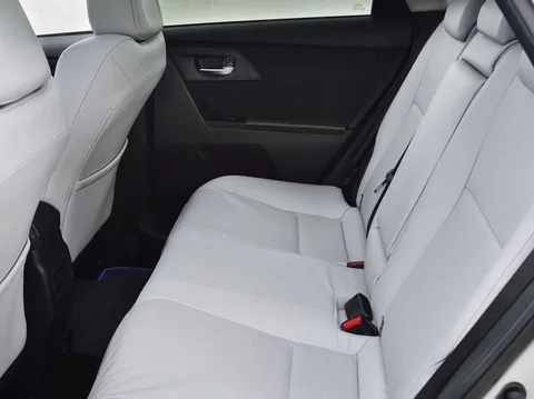 Toyota Auris Touring Sports 1.8 Hybrid Dynamic 2013 view 5