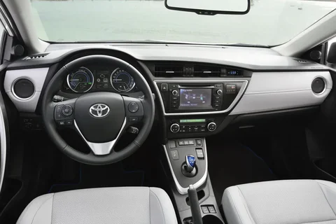 Toyota Auris Touring Sports 1.8 Hybrid Dynamic 2013 view 7