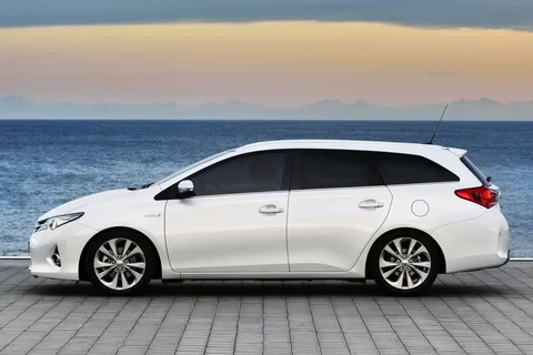 Toyota Auris Touring Sports 1.8 Hybrid Dynamic 2013 view 10