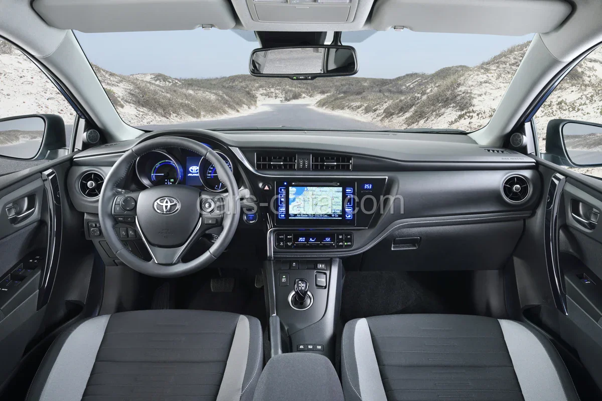 Toyota Auris 1.2T Active 2018 front view