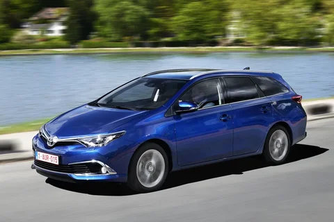 Toyota Auris Touring Sports 1.2T Active 2018 view 10