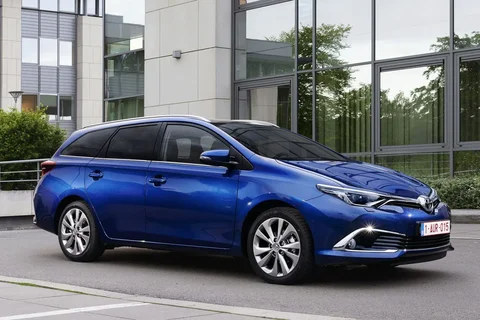 Toyota Auris Touring Sports 1.2T Active 2018 view 12