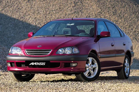 Toyota Avensis 1.6 Linea Sol 1997 view 2