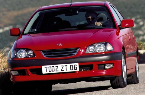 Toyota Avensis 1.6 Linea Sol 1997 view 4