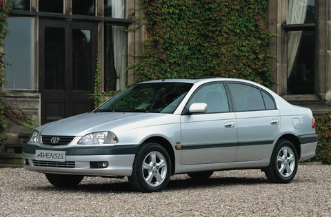 Toyota Avensis 2.0 D4-D Executive 2002 view 8