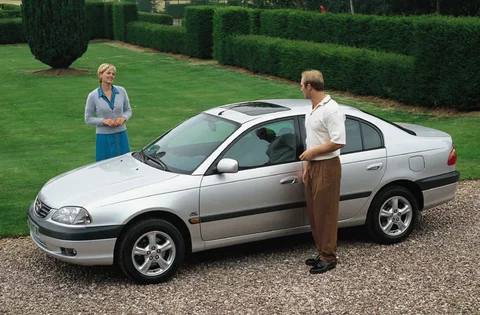Toyota Avensis 2.0 D4-D Executive 2002 view 4