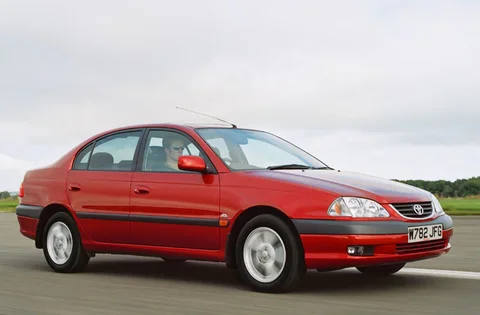 Toyota Avensis 2.0 D4-D Executive 2002 view 5
