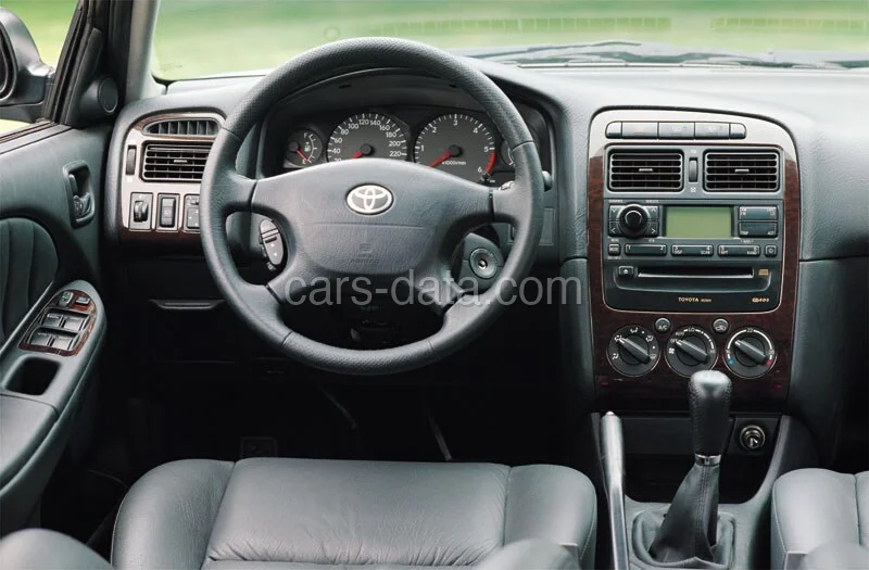 Toyota Avensis 2.0 D4-D Linea Sol 2000 front view