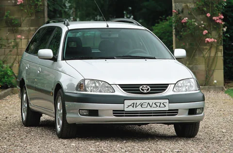 Toyota Avensis Wagon 2.0 D4-D Executive 2002 view 4