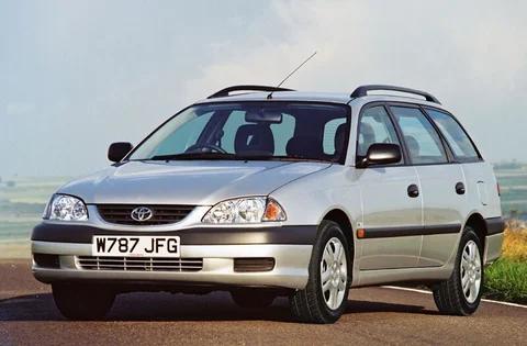 Toyota Avensis Wagon 2.0 D4-D Executive 2002 view 5