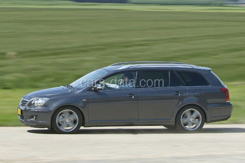 Toyota Avensis Wagon 2.2 D-4D Luna 2006 front view