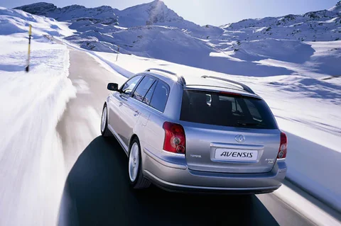 Toyota Avensis Wagon 2.2 D-4D Luna 2006 view 6