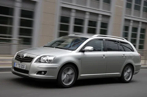 Toyota Avensis Wagon 2.2 D-4D Luna 2006 view 8